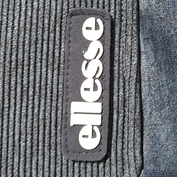 Ellesse Zip Up Jacket Like New Womens Small/Boys Large (X-51 CRATE) - Picture 2 of 13